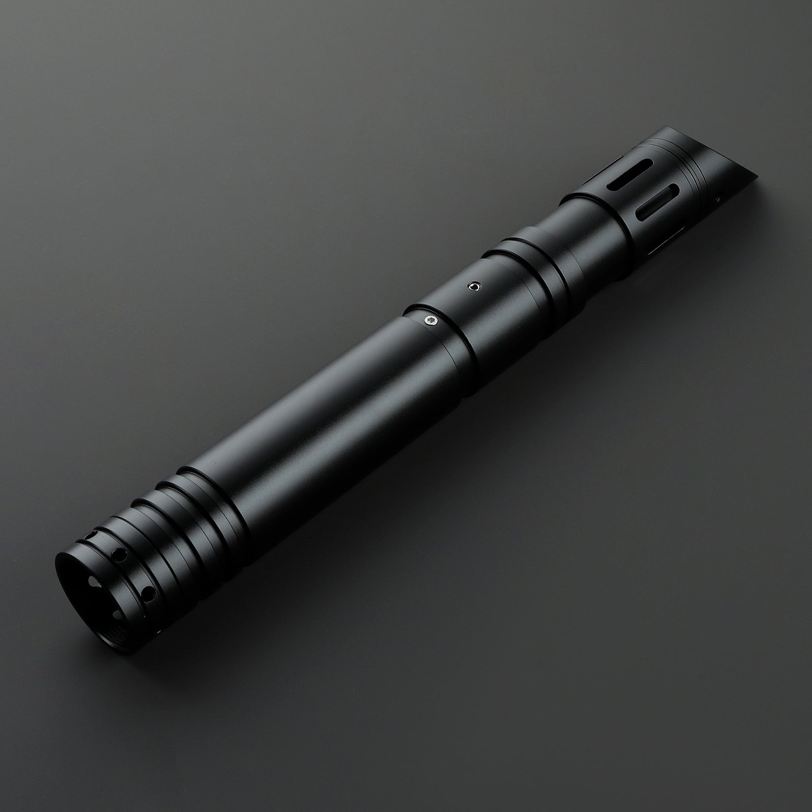 The Talon lightsaber – view 3