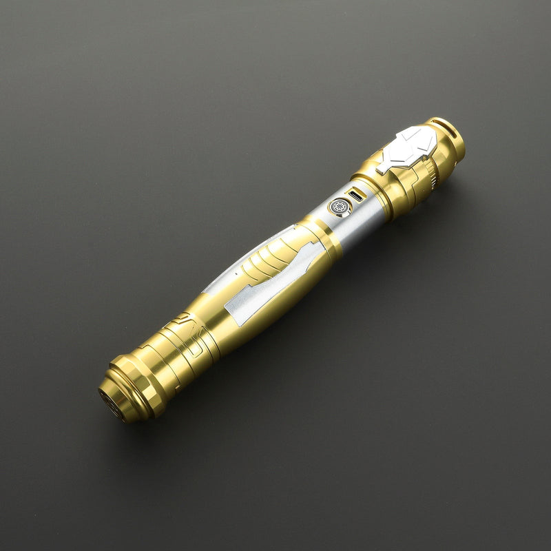 The Lantern lightsaber – view 8