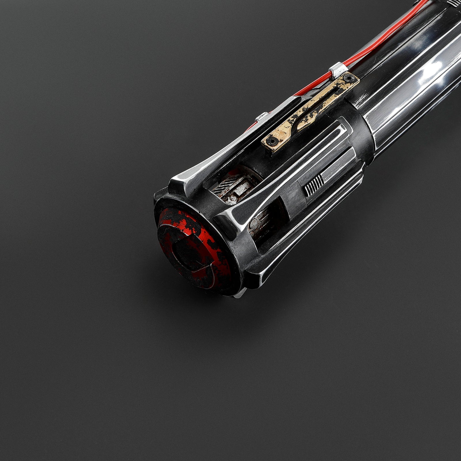The Tempest lightsaber – view 5