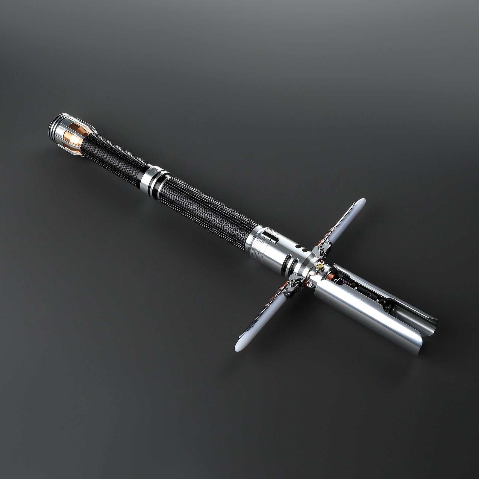 The Survivor Cross lightsaber – view 2