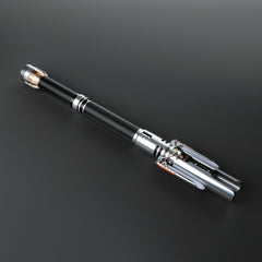 The Survivor Cross lightsaber – view 4