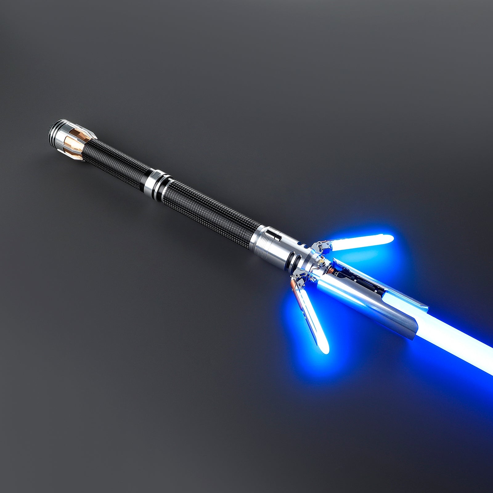 The Survivor Cross lightsaber – view 11