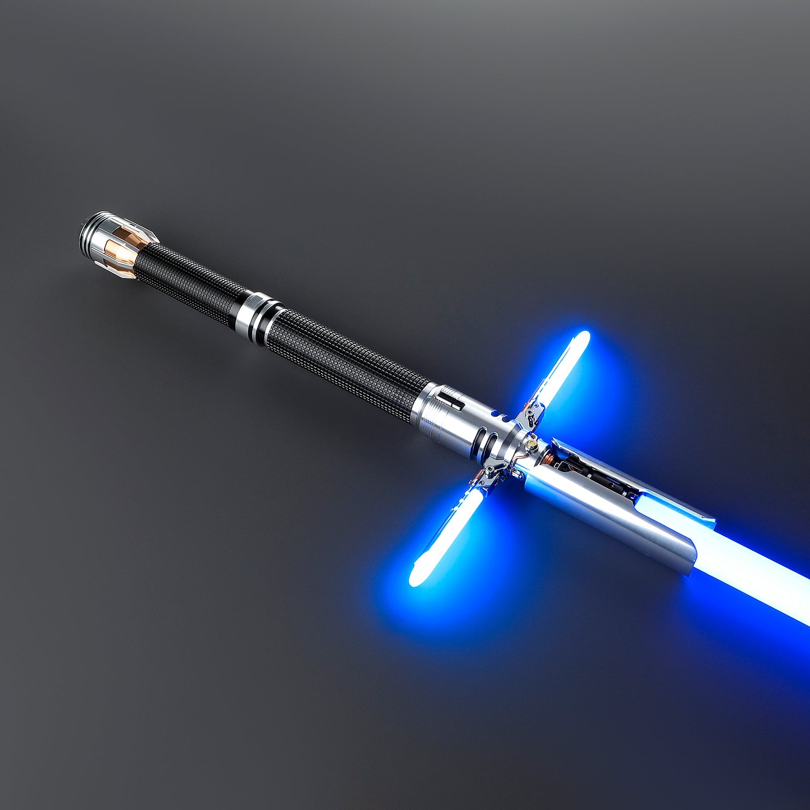 The Survivor Cross lightsaber – view 12