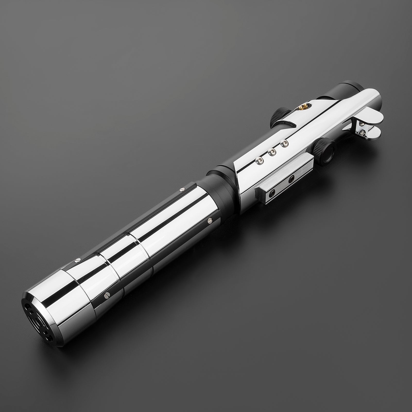 The Unleashed (Without Crystal Chamber) lightsaber – view 3
