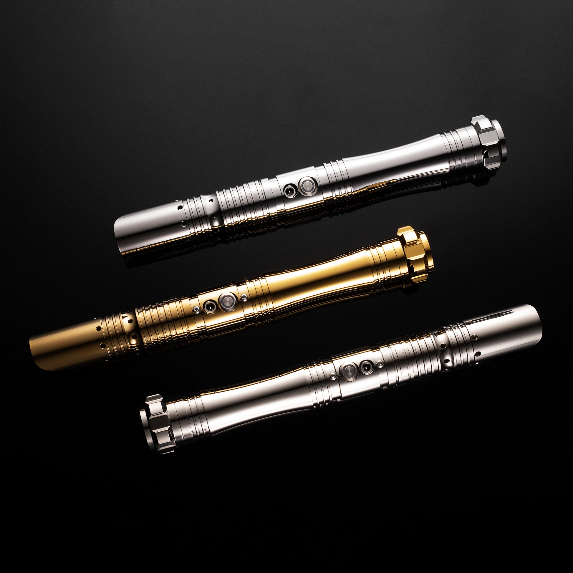 The Cinder lightsaber – view 5