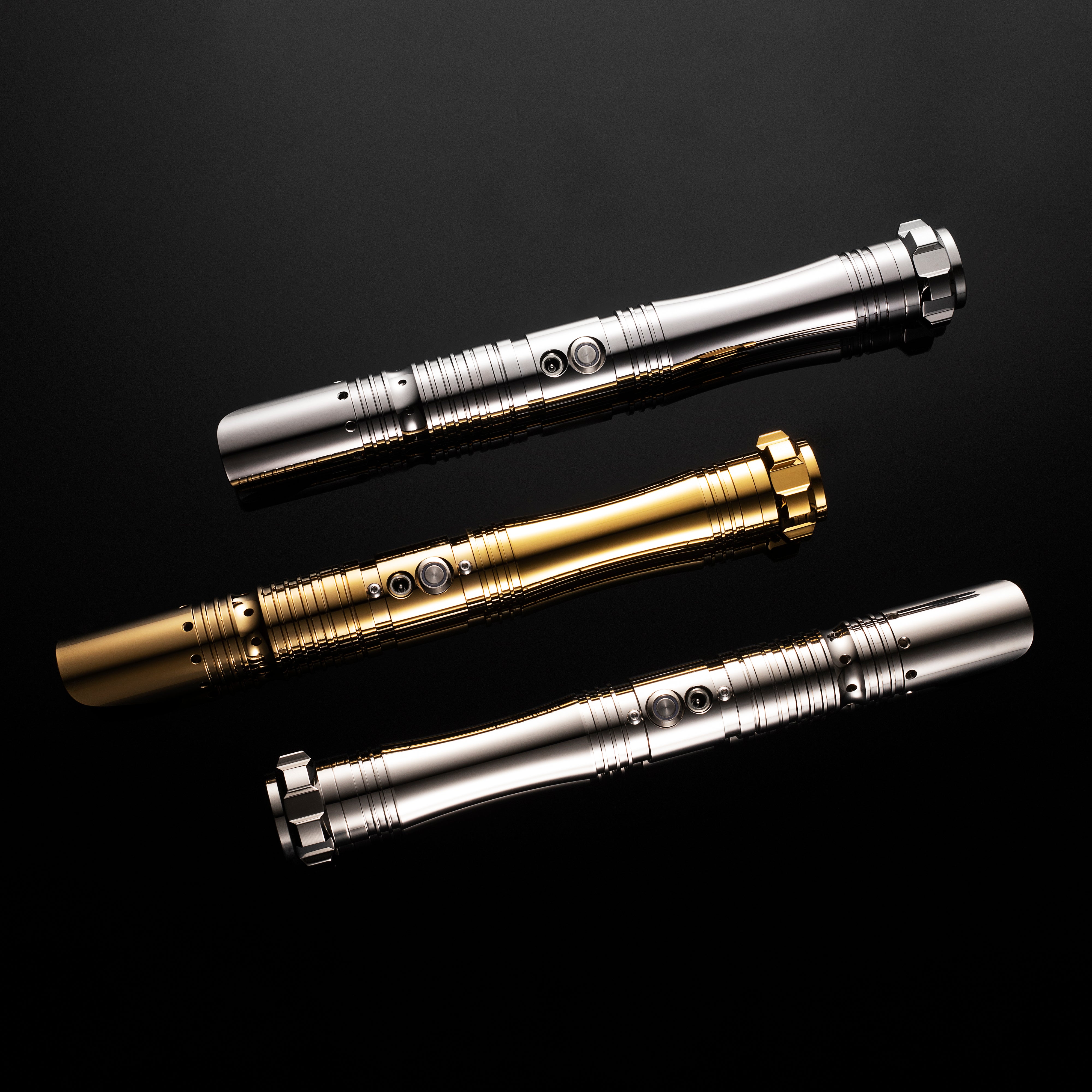 The Cinder lightsaber – view 5