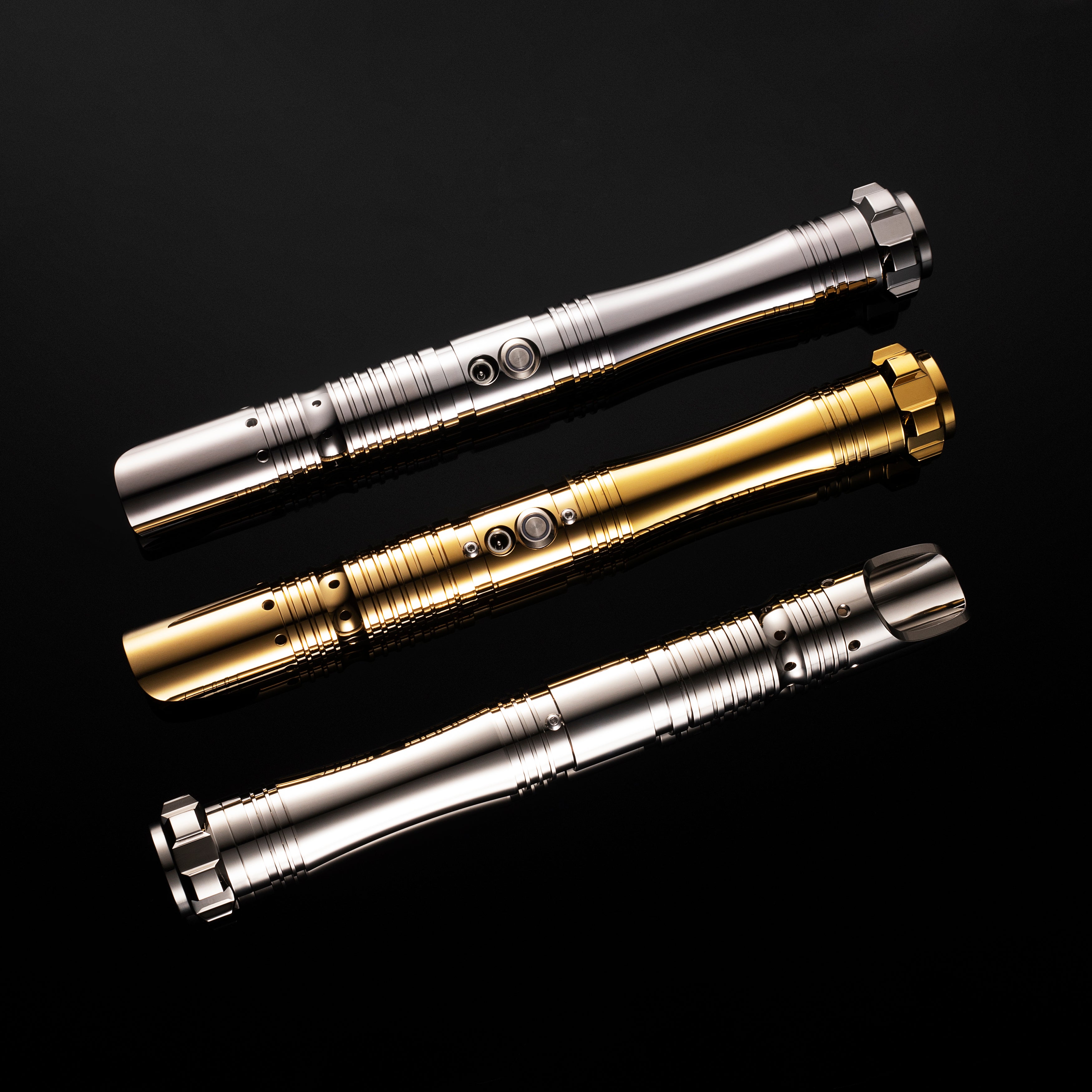 The Cinder lightsaber – view 6