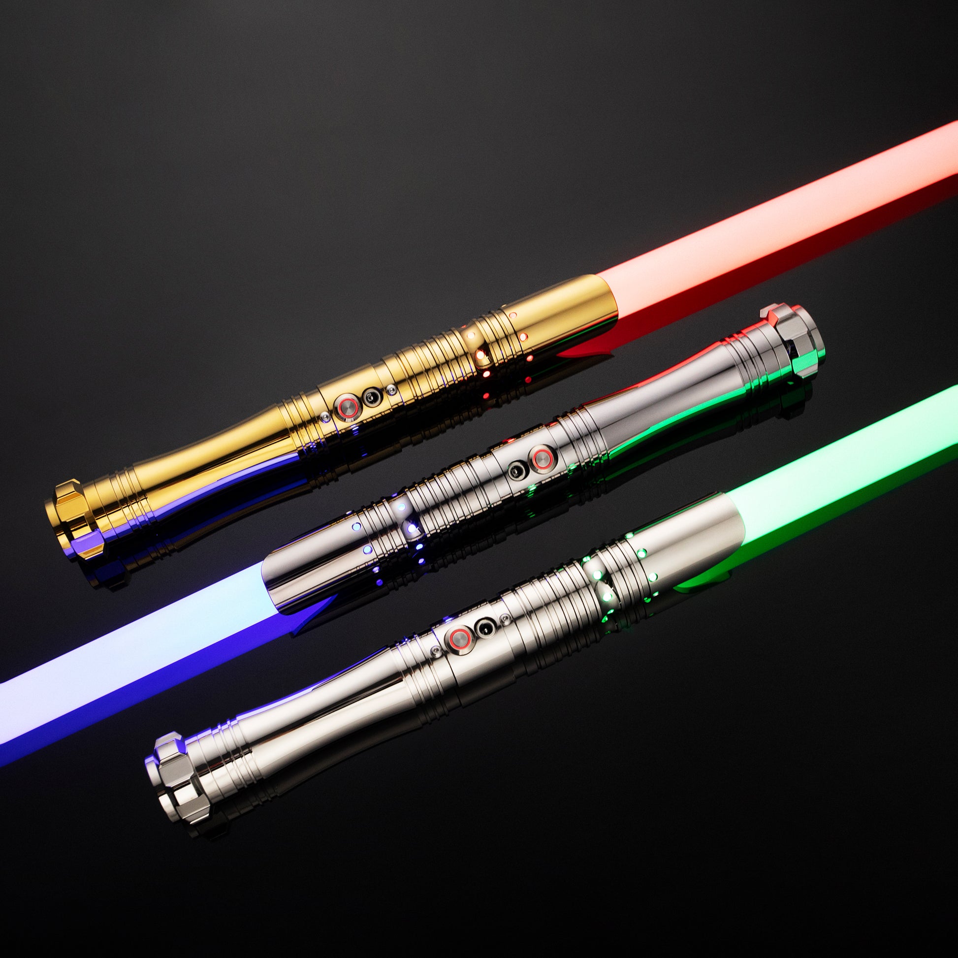 The Cinder lightsaber – view 9