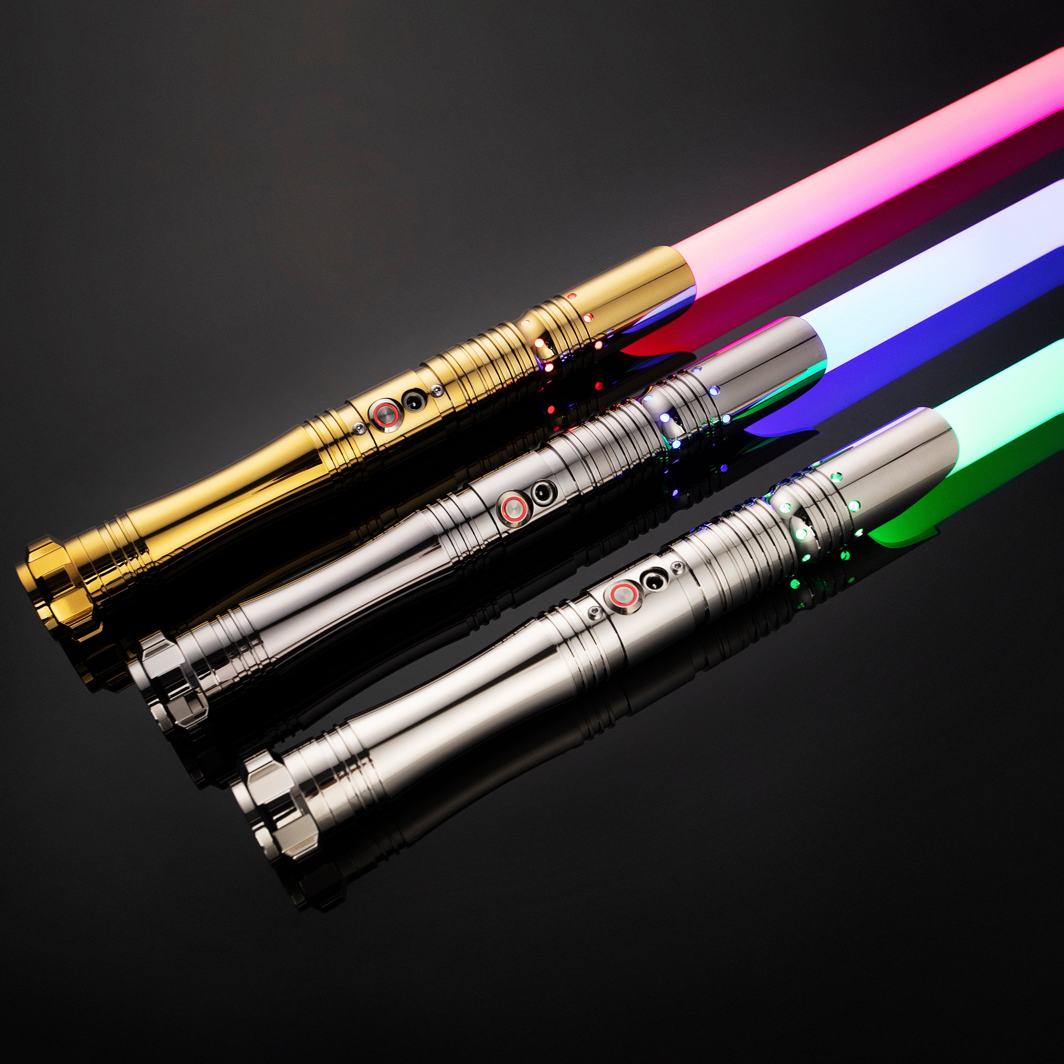 The Cinder lightsaber – view 10