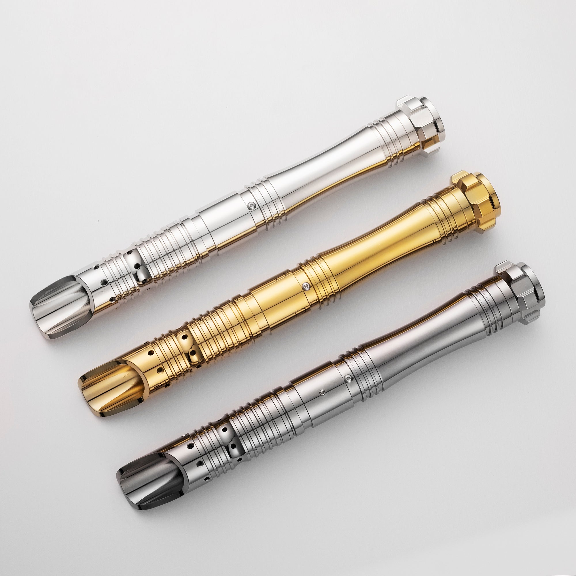 The Cinder lightsaber – view 13