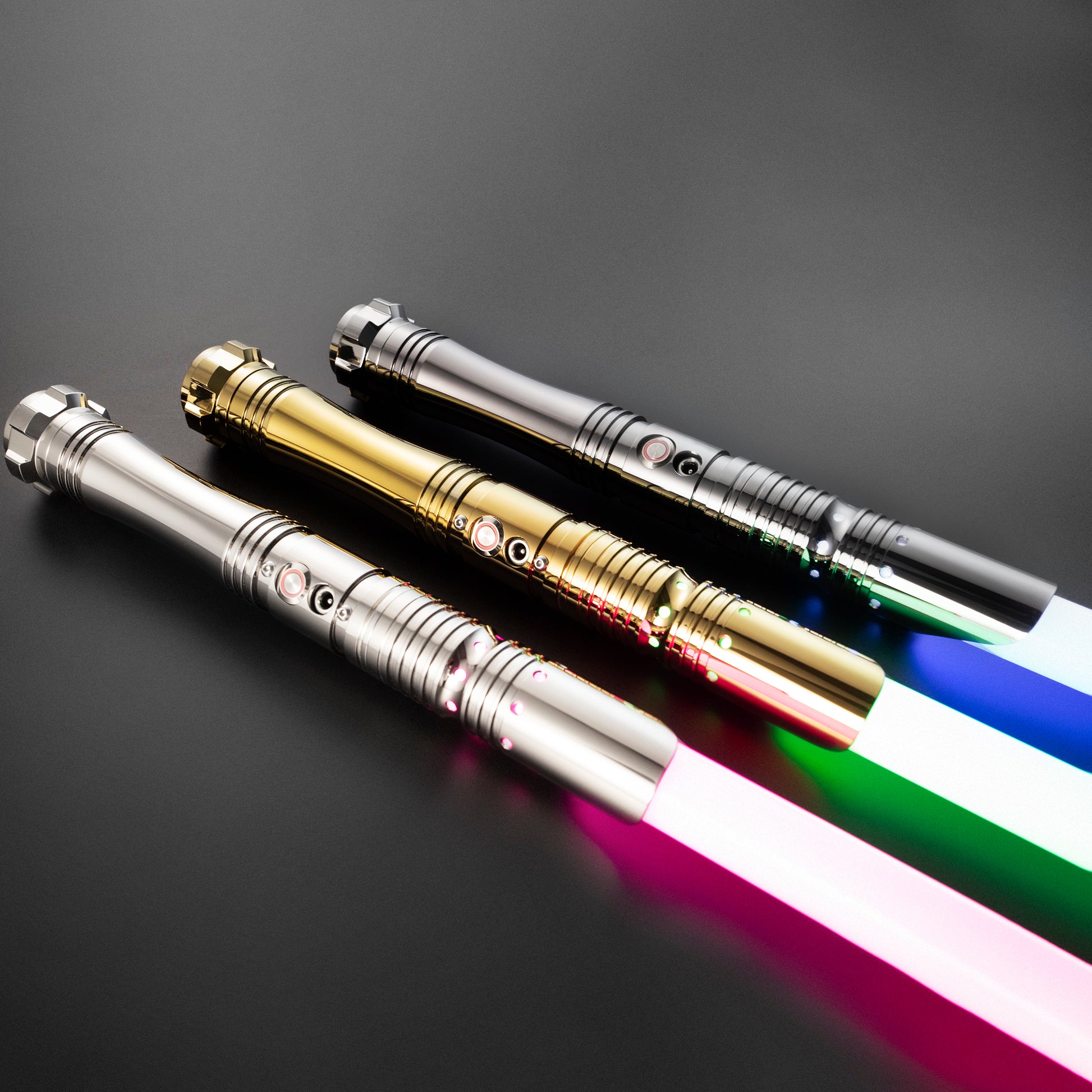 The Cinder lightsaber – view 17