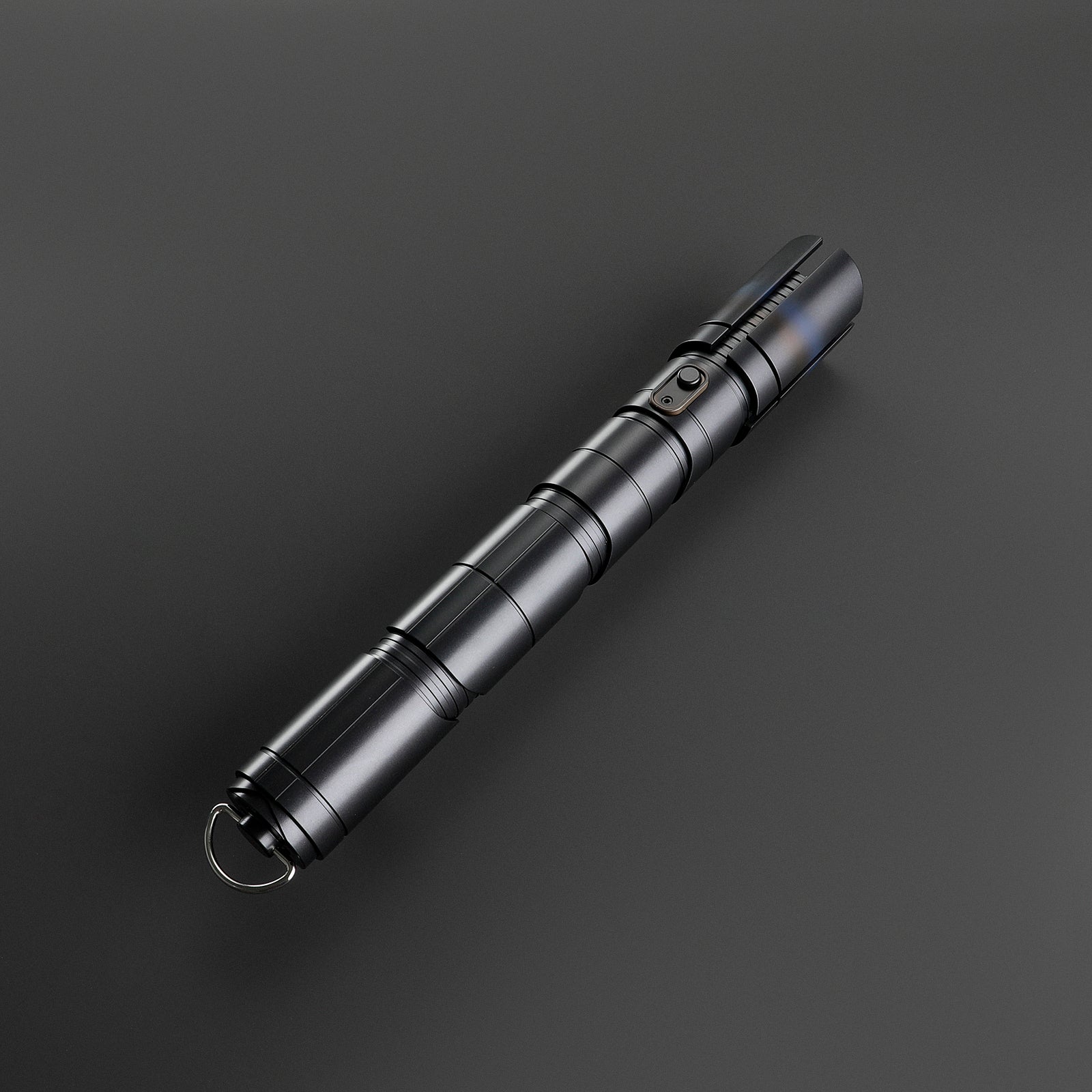 The Qimir Xeno-Pixel lightsaber – view 2