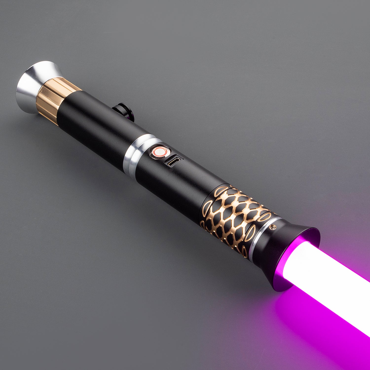 The Justice lightsaber – view 9