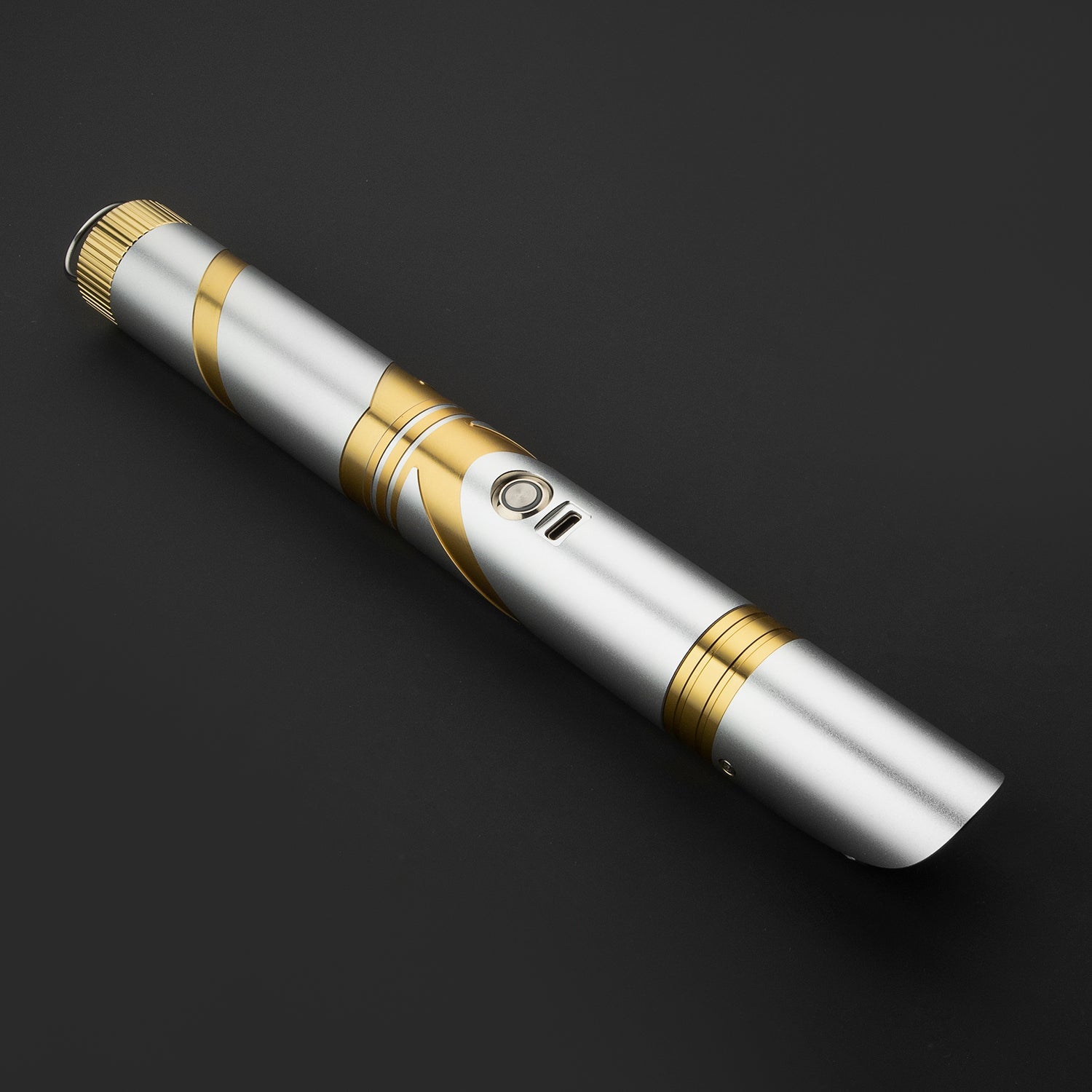 The Dyad lightsaber – view 2