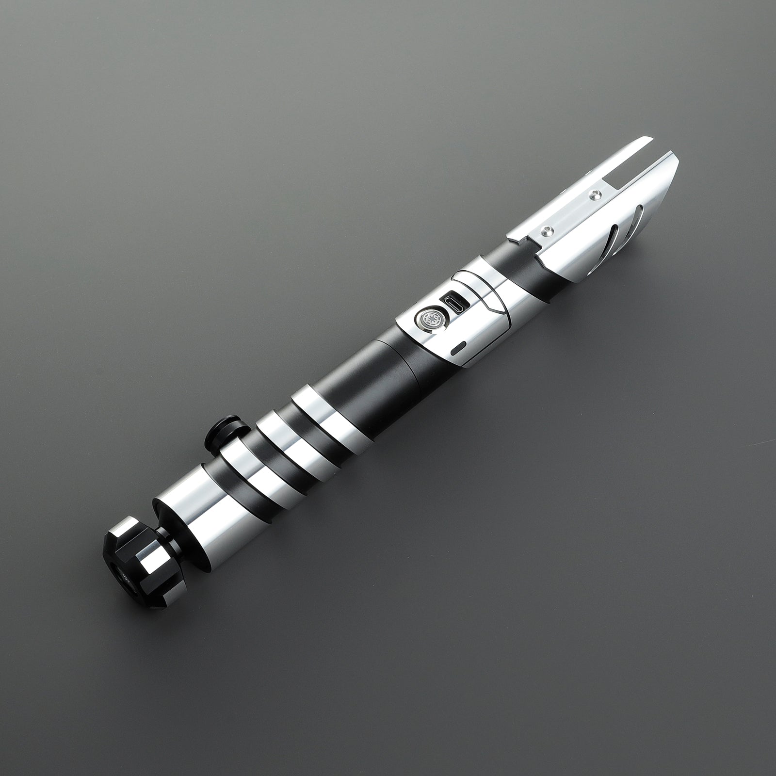 The Relay lightsaber – view 9